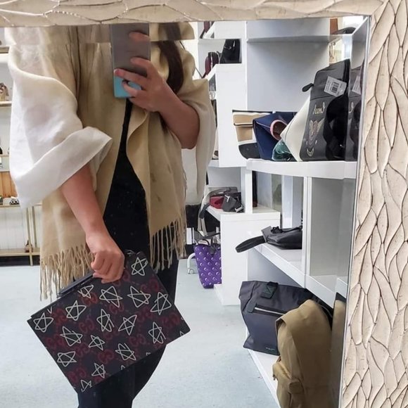 GUCCI GG STAR BIG POUCH - Picture 3 of 3